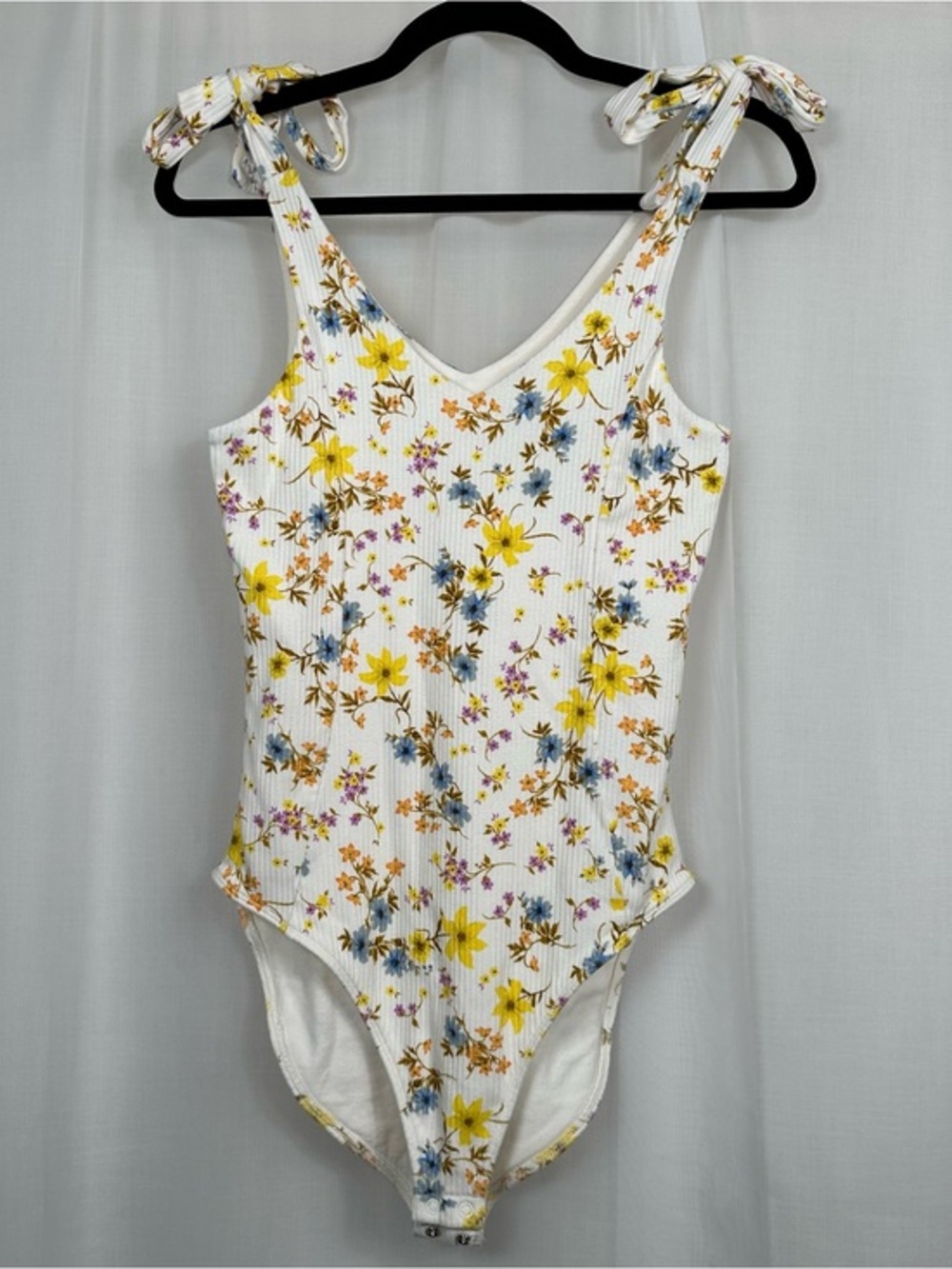 Old Navy Tie Strap Bodysuit Floral‎ Print Cream Ribbed V Neck Coquette Size S